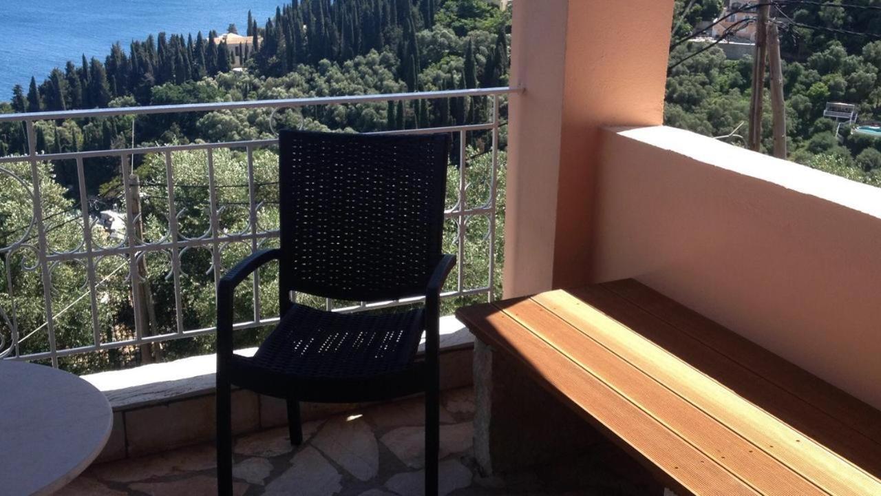 ホテル Maria Corfu Loustri Gimari エクステリア 写真