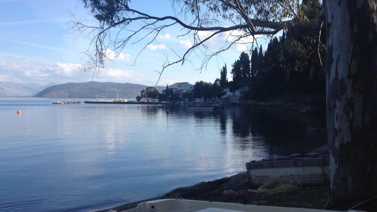 ホテル Maria Corfu Loustri Gimari エクステリア 写真