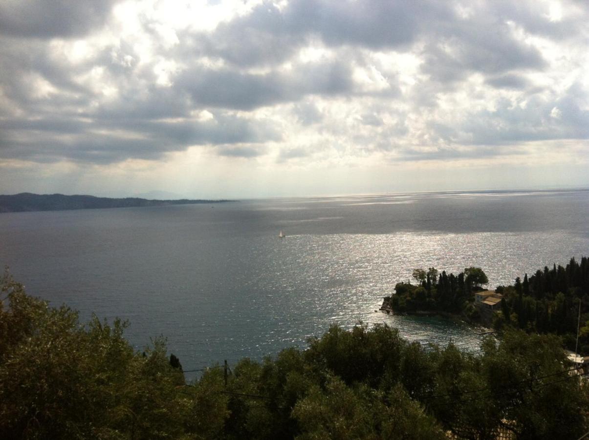 ホテル Maria Corfu Loustri Gimari エクステリア 写真